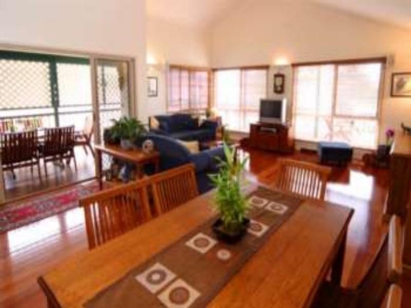 22 Stewart Parade, Manly QLD 4179