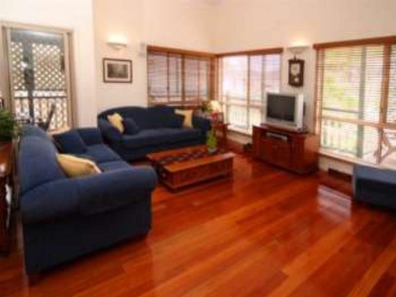 22 Stewart Parade, Manly QLD 4179