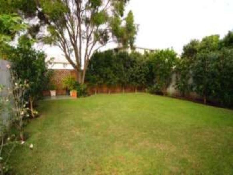 22 Stewart Parade, Manly QLD 4179
