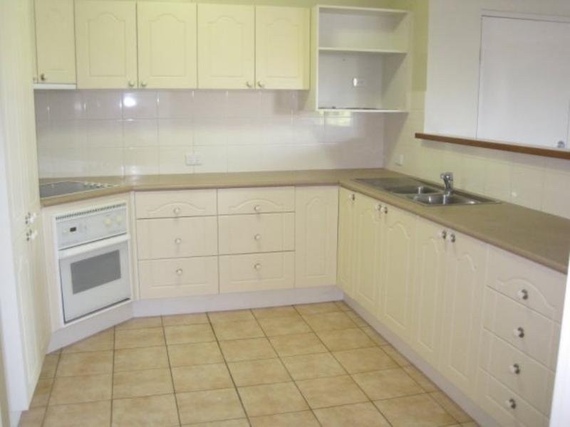 1/169 Melville Terrace, Manly QLD 4179