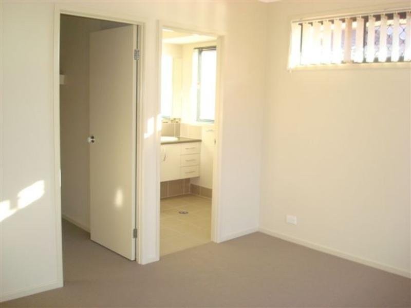 4 Begonia Court, Wynnum West QLD 4178