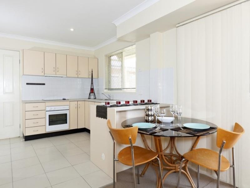 4/12 Yamboyna Street, Manly QLD 4179