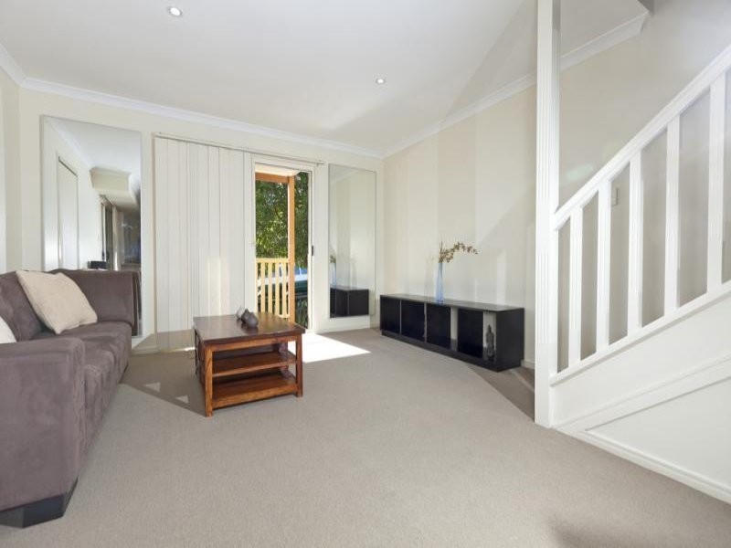4/12 Yamboyna Street, Manly QLD 4179