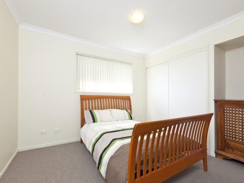 4/12 Yamboyna Street, Manly QLD 4179