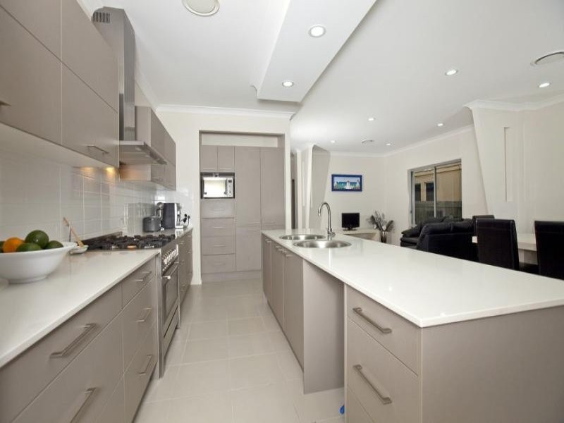 27 Carnation Road, Manly West QLD 4179