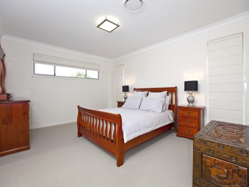27 Carnation Road, Manly West QLD 4179