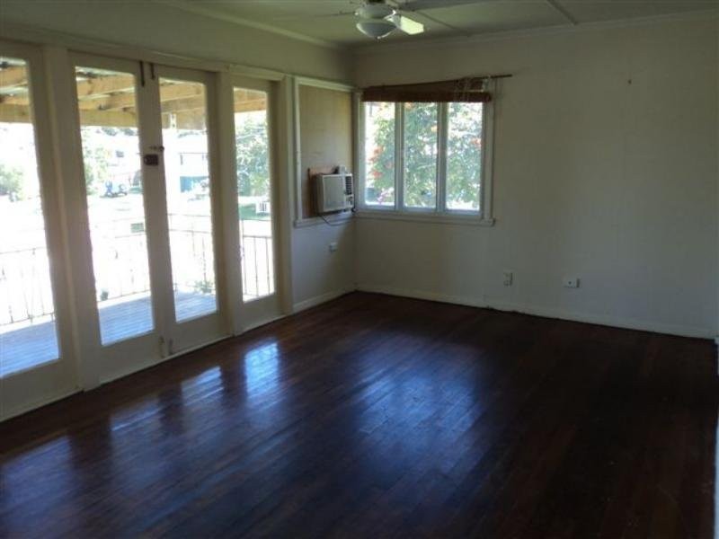 4 Wyeth Street, Wynnum QLD 4178