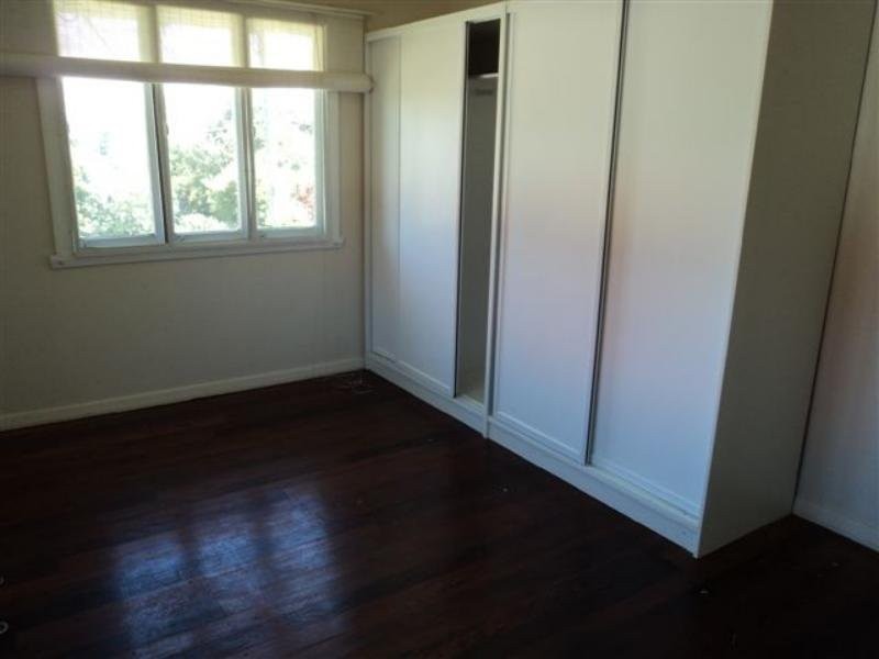 4 Wyeth Street, Wynnum QLD 4178