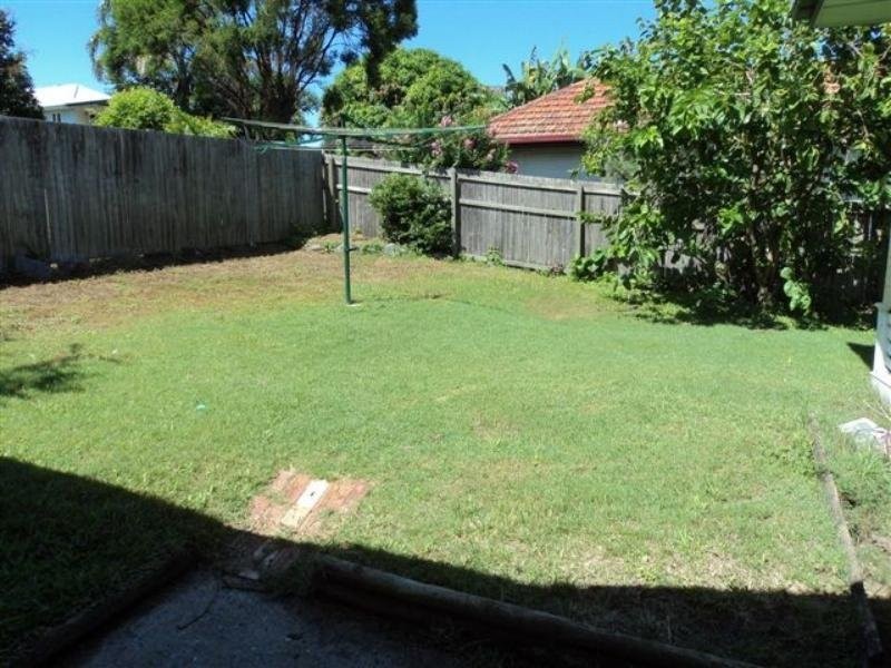4 Wyeth Street, Wynnum QLD 4178