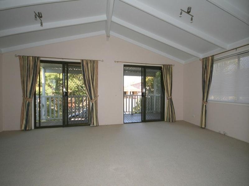 17 Cedar Street, Wynnum QLD 4178