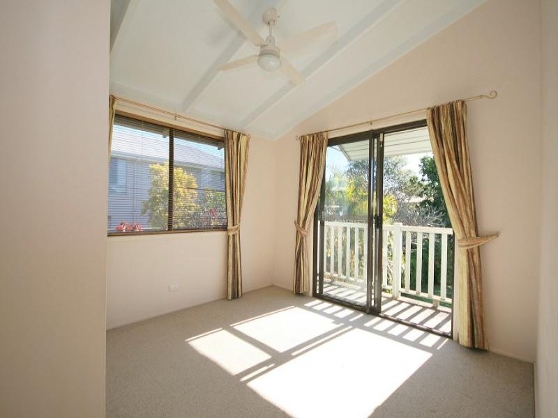 17 Cedar Street, Wynnum QLD 4178