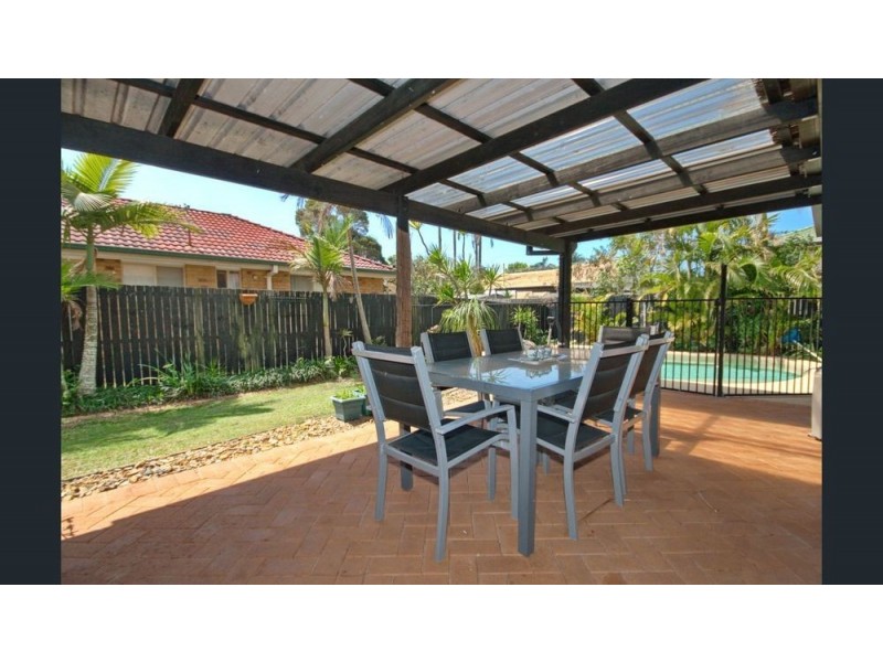 13 Ursula Place, Wynnum West QLD 4178