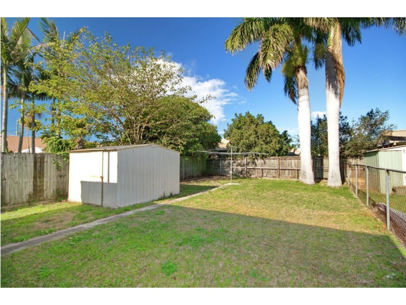 8 West Avenue, Wynnum QLD 4178