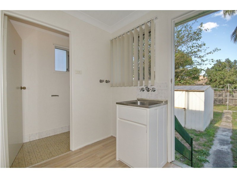 8 West Avenue, Wynnum QLD 4178