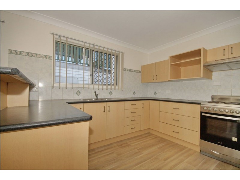 8 West Avenue, Wynnum QLD 4178