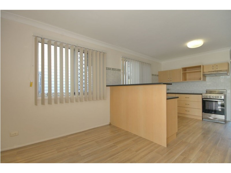8 West Avenue, Wynnum QLD 4178