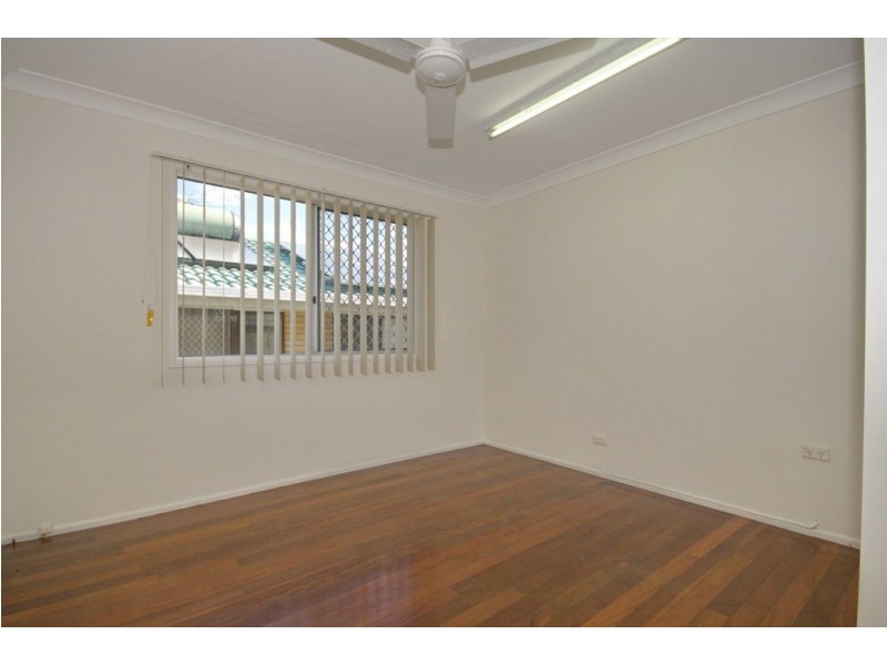8 West Avenue, Wynnum QLD 4178