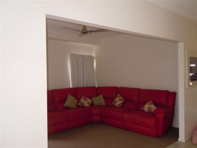 16 Montrose Parade, Wynnum West QLD 4178