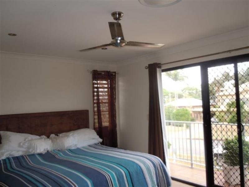 16 Montrose Parade, Wynnum West QLD 4178