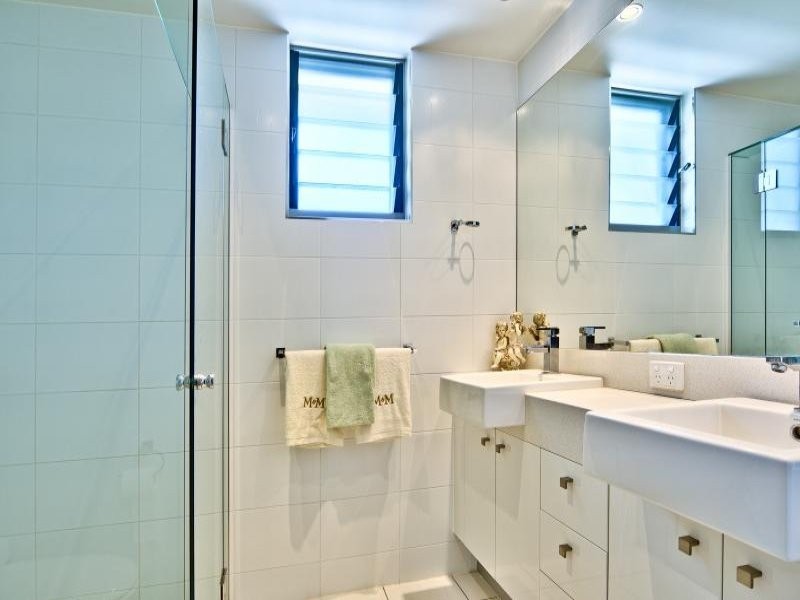 4/435 Esplanade, Manly QLD 4179
