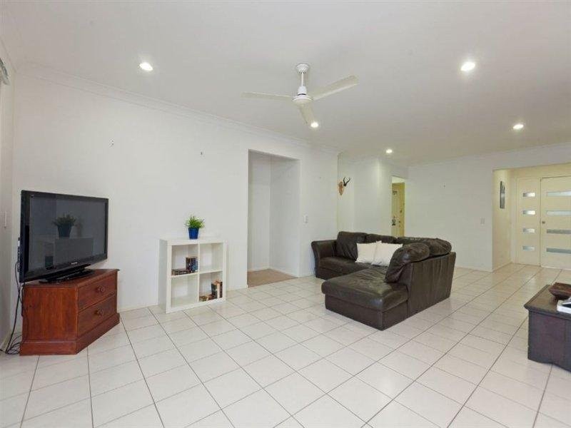 2/29 Lachlan Drive, Wakerley QLD 4154