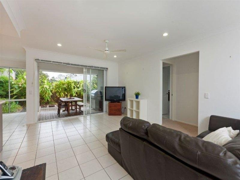 2/29 Lachlan Drive, Wakerley QLD 4154