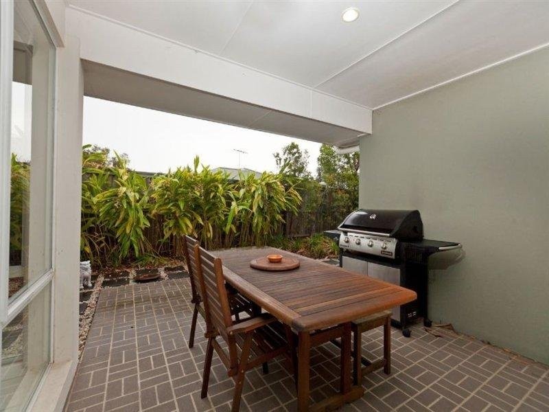 2/29 Lachlan Drive, Wakerley QLD 4154