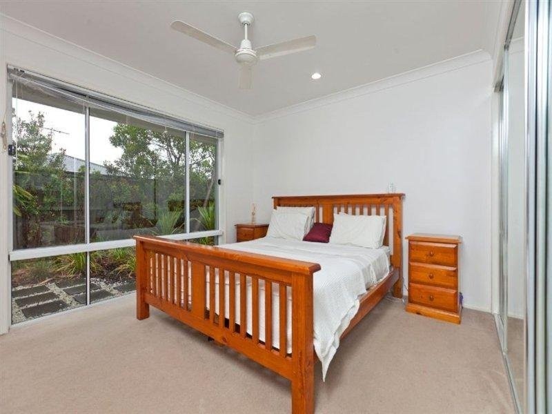2/29 Lachlan Drive, Wakerley QLD 4154