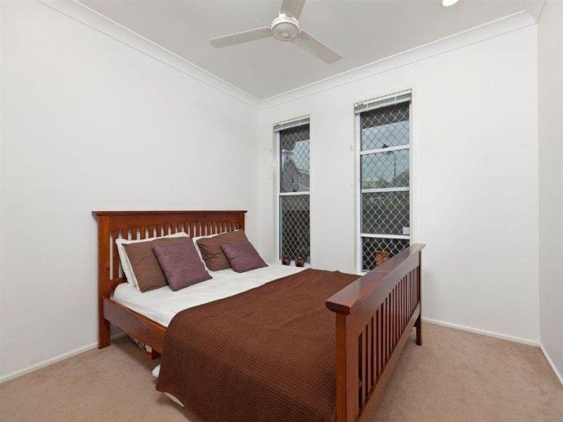 2/29 Lachlan Drive, Wakerley QLD 4154