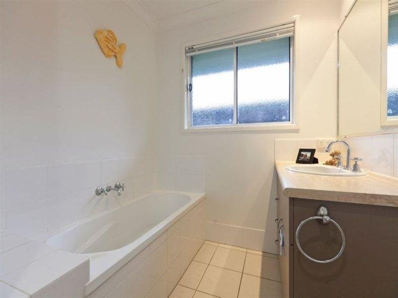 2/29 Lachlan Drive, Wakerley QLD 4154