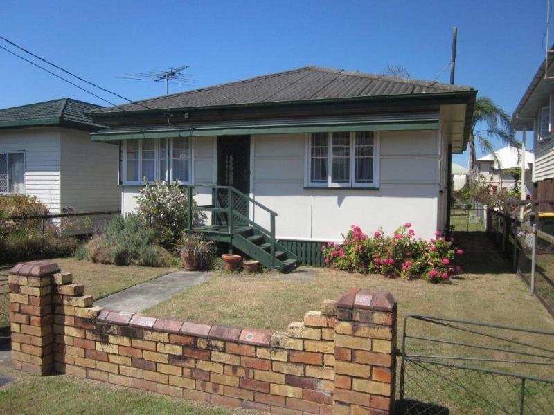 12 Clara Street, Wynnum QLD 4178