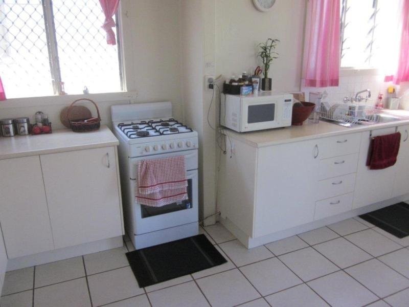 12 Clara Street, Wynnum QLD 4178