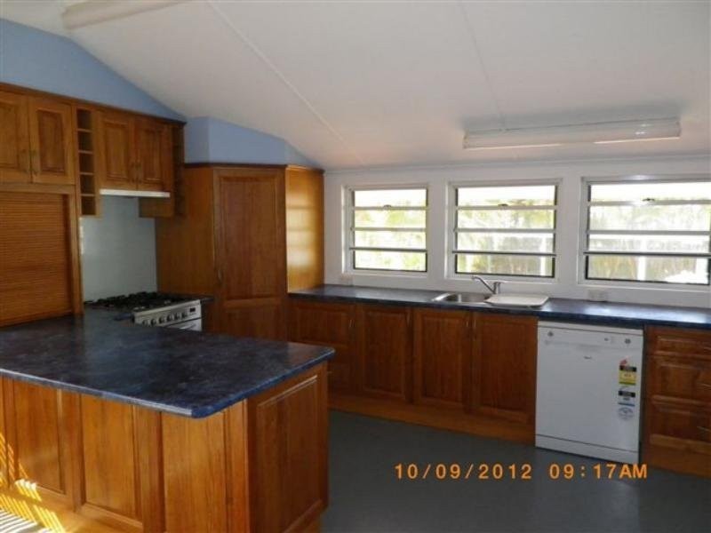 36 Madgwick Street, Wynnum QLD 4178