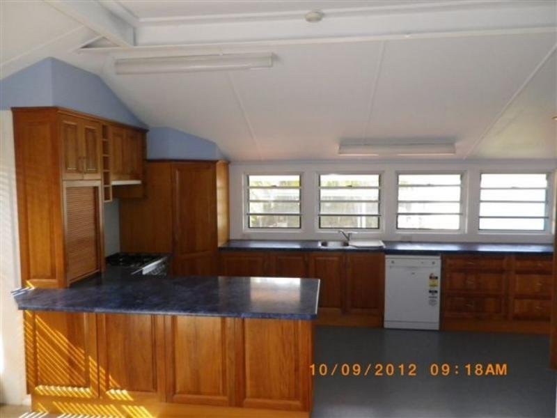 36 Madgwick Street, Wynnum QLD 4178