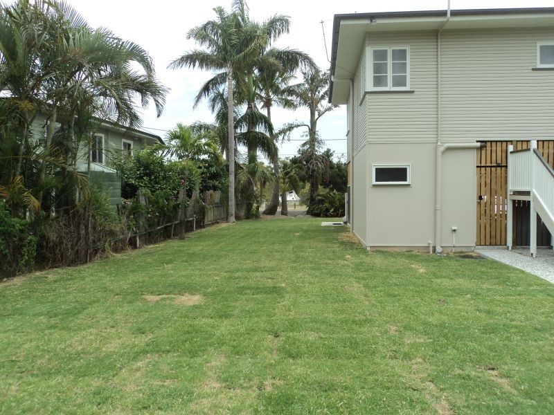 869 Esplanade, Lota QLD 4179
