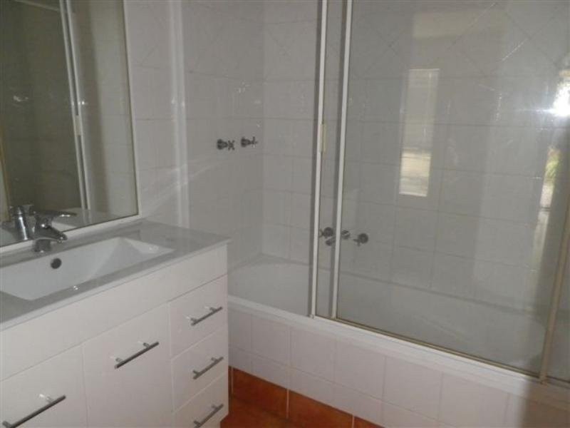 24 Meron Street, Wynnum West QLD 4178