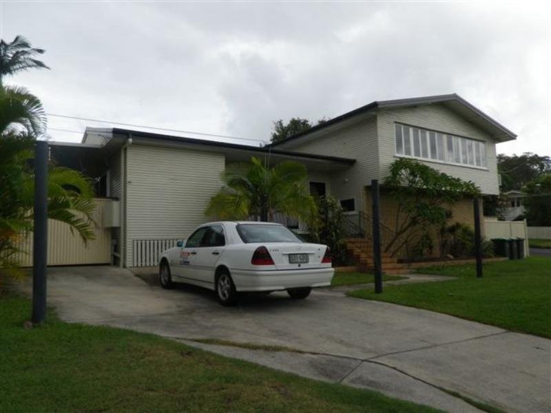2 Banoon Drive, Wynnum QLD 4178