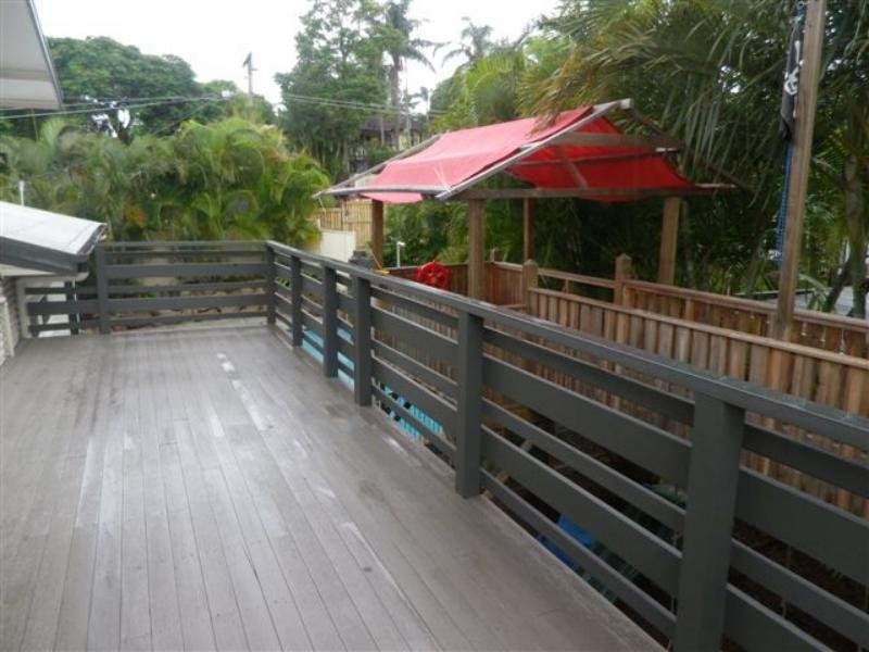 2 Banoon Drive, Wynnum QLD 4178