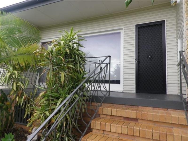 2 Banoon Drive, Wynnum QLD 4178