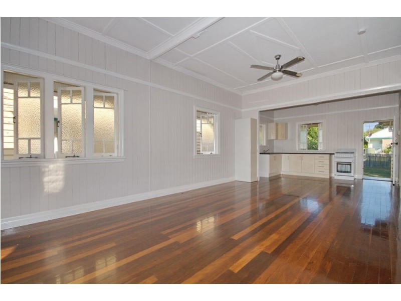 90 Clara Street, Wynnum QLD 4178