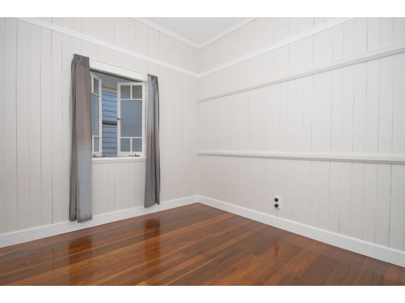 90 Clara Street, Wynnum QLD 4178