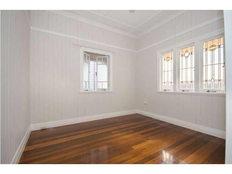 90 Clara Street, Wynnum QLD 4178