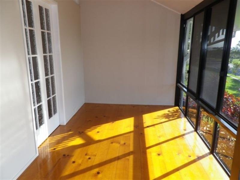 679 Esplanade, Lota QLD 4179