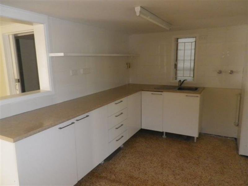 679 Esplanade, Lota QLD 4179