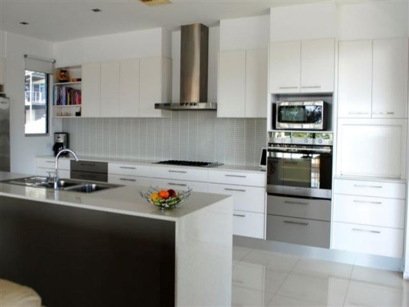 11 Whatmore Place, Manly West QLD 4179