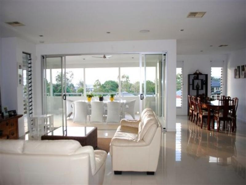 11 Whatmore Place, Manly West QLD 4179