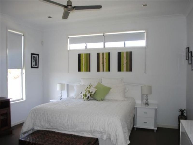 11 Whatmore Place, Manly West QLD 4179