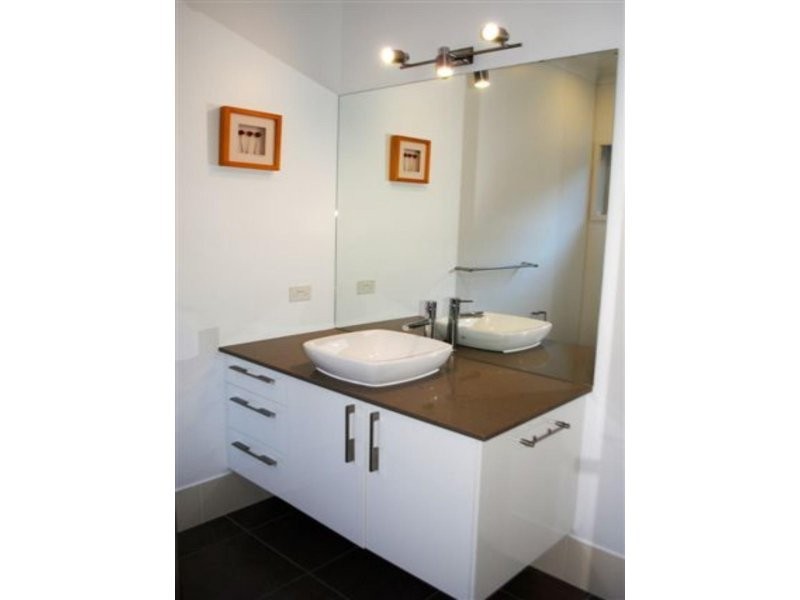 11 Whatmore Place, Manly West QLD 4179