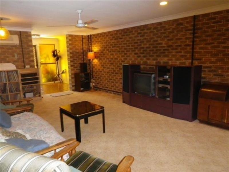 1 Sebastian Street, Manly West QLD 4179