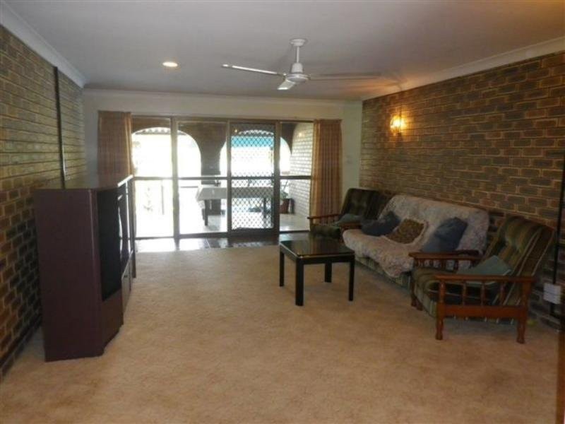 1 Sebastian Street, Manly West QLD 4179